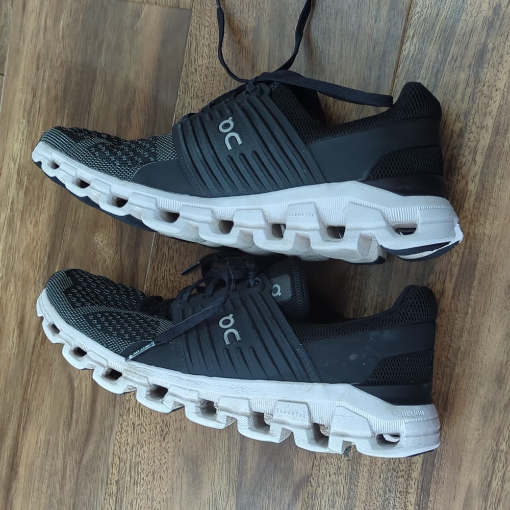 On Running Helion Shoes - Picture 4 of 8
